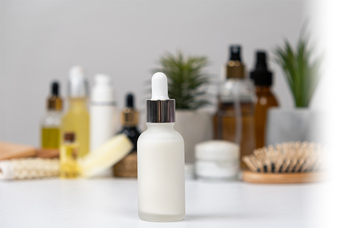 Gran surtido de artículos de dermofarmacia Sant Boi de Llobregat Farmacia La Farola